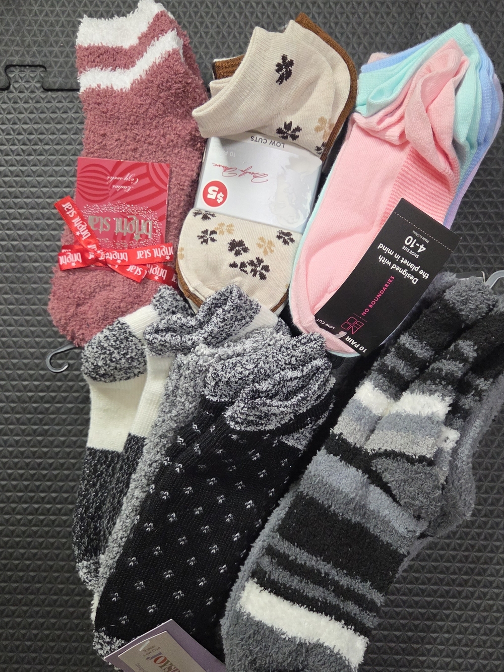 5 Sets Of Various Womens Socks. 19 Pairs Totals. Size 4-10